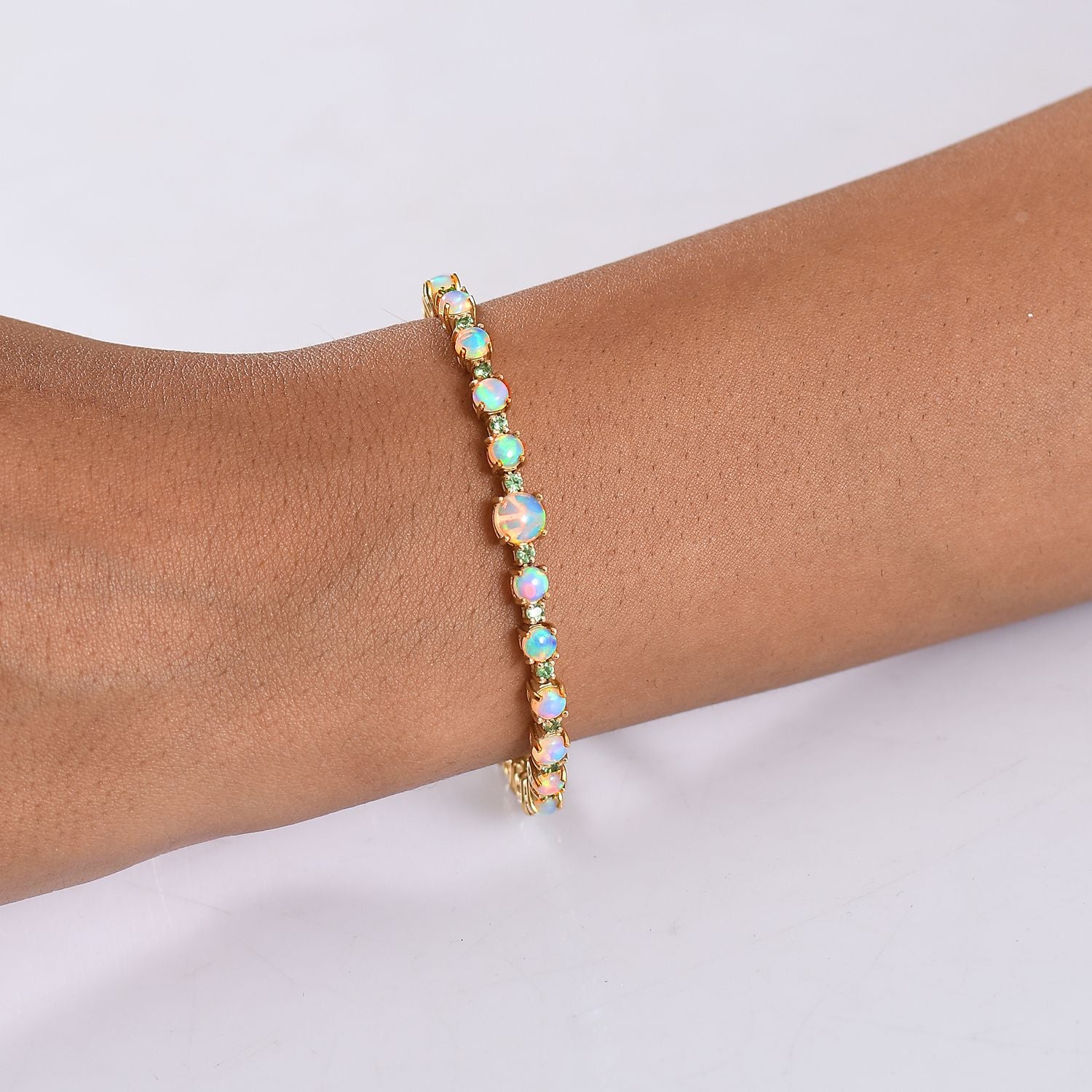 D'Joy AA Natürlicher, äthiopischer Welo Opal, Tsavorit Granat Armband ca. 20 cm 925 Silber 750 Gelbgold Vermeil ca. 6.38 ct