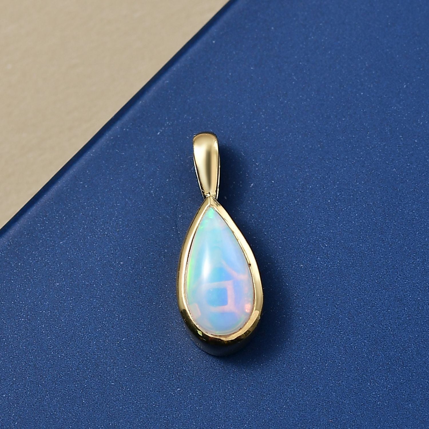 D'Joy AA Natürlicher, äthiopischer Welo Opal Anhänger 925 Silber 750 Gelb Vergoldet ca. 0.54 ct