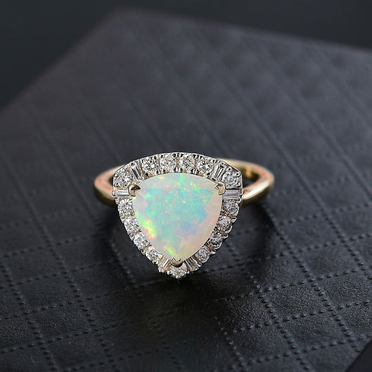 LUXURIANT - AAA Natürlicher, äthiopischer Welo Opal, Lab Grown Diamant Ring, AGI zertifiziert und geprüft, 417 Gelbgold (Größe 18.00) ca. 2.53 ct