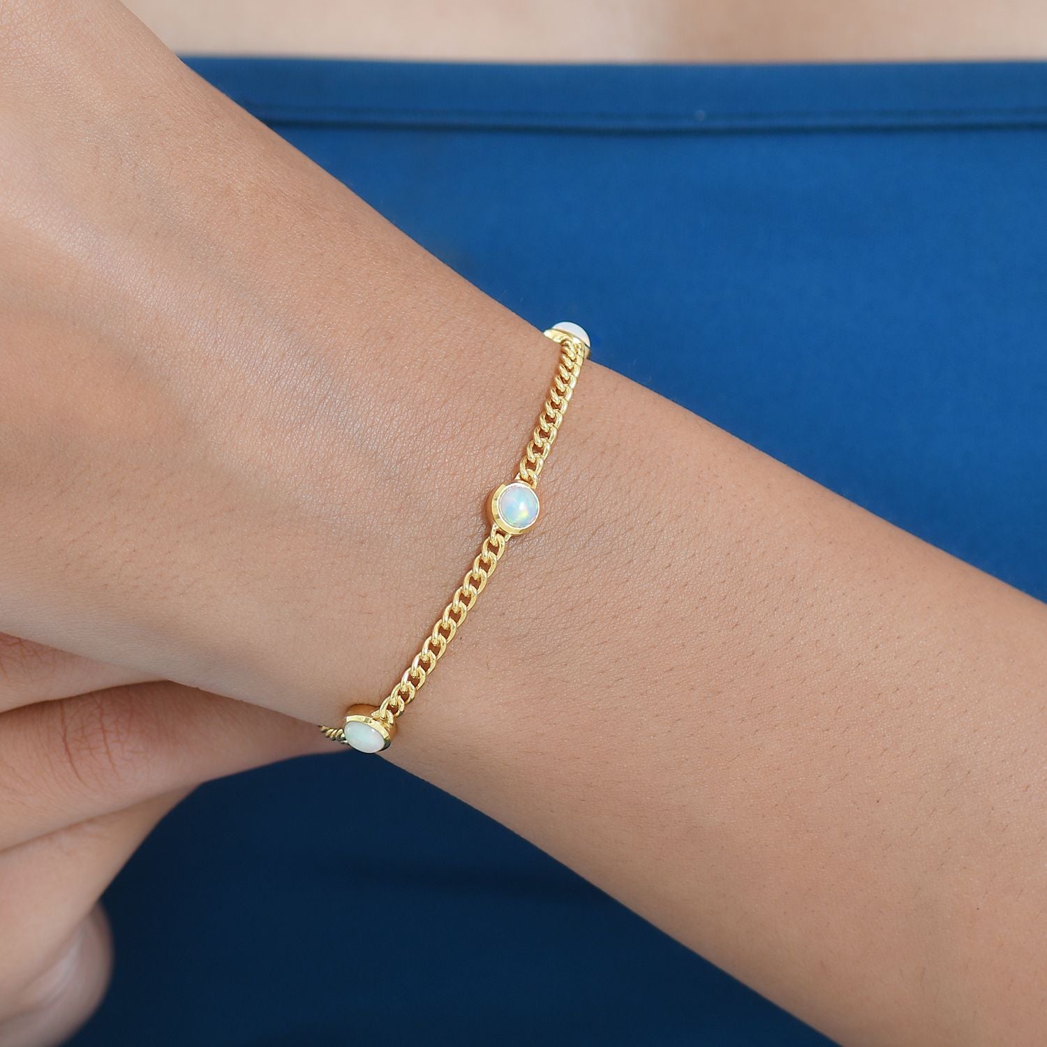 D'Joy AA Natürlicher, äthiopischer Welo Opal Armband ca. 19 cm + 2.5 cm Extender, 925 Silber 750 Gelb Vergoldet ca. 1,88 ct.
