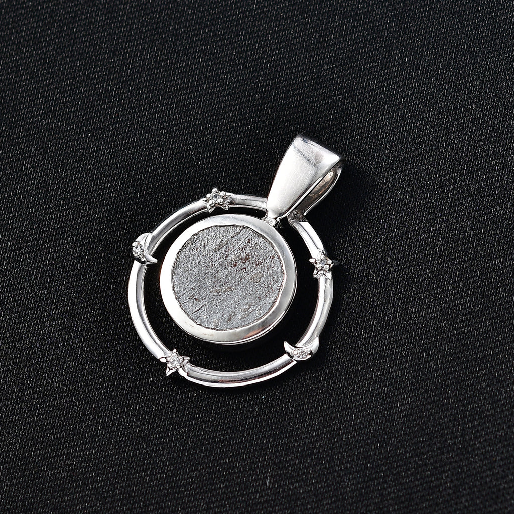D'Joy Muonionalusta Meteorit, Weißer Zirkon Anhänger 925 Silber rhodiniert ca. 13.34 ct