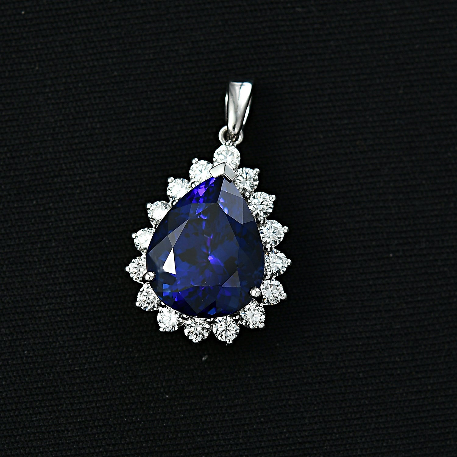 Rhapsody AAAA Tansanit, Weißer Diamant Anhänger 950 Platin ca. 10.91 ct
