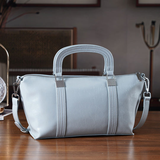 Eleganter Leder Crossbody Tasche im Clean Chic Look 27 x 17 x 10 cm Cremeweiß