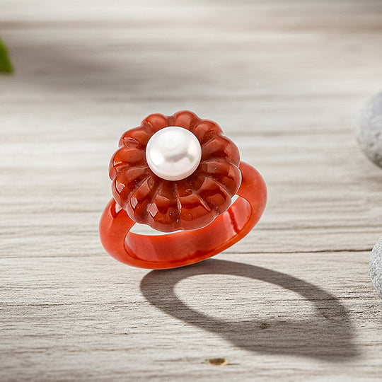Burmesischer Rote Jadeit Jade, Weiße Süßwasser Perle (5-5.5mm) Ring (Größe 17.00) (10-15 Werktage Lieferzeit)