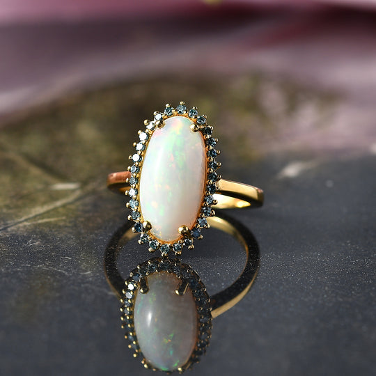 LUXURIANT - AAA Natürlicher, äthiopischer Welo Opal, Lab Grown Grüner Diamant Ring 925 Silber 750 Gelbgold vermeil (Größe 17.00) ca. 3,77 ct