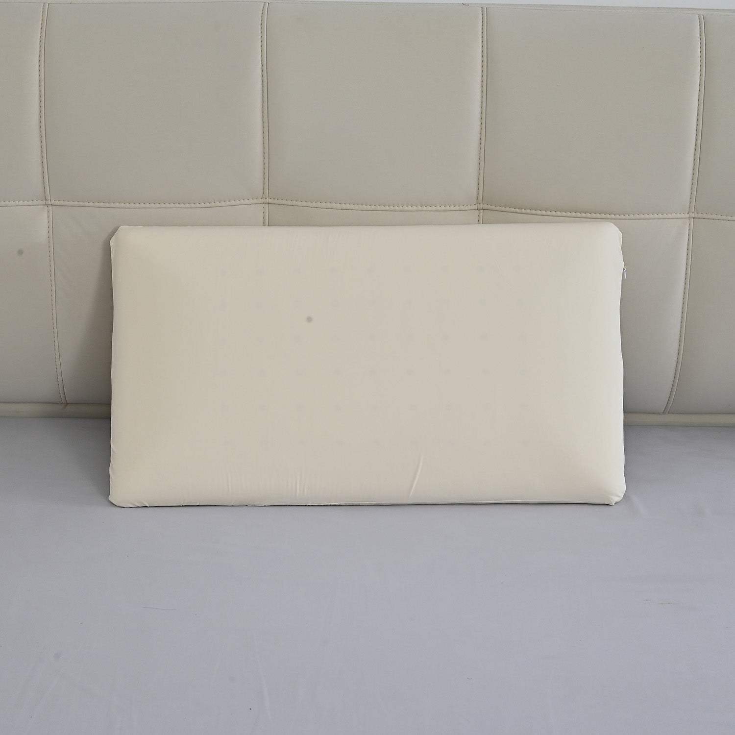 LIVMORE viskoelastisches Kopfkissen mit Kühlbezug, Zitronenduft, 70x40x10cm, Creme
