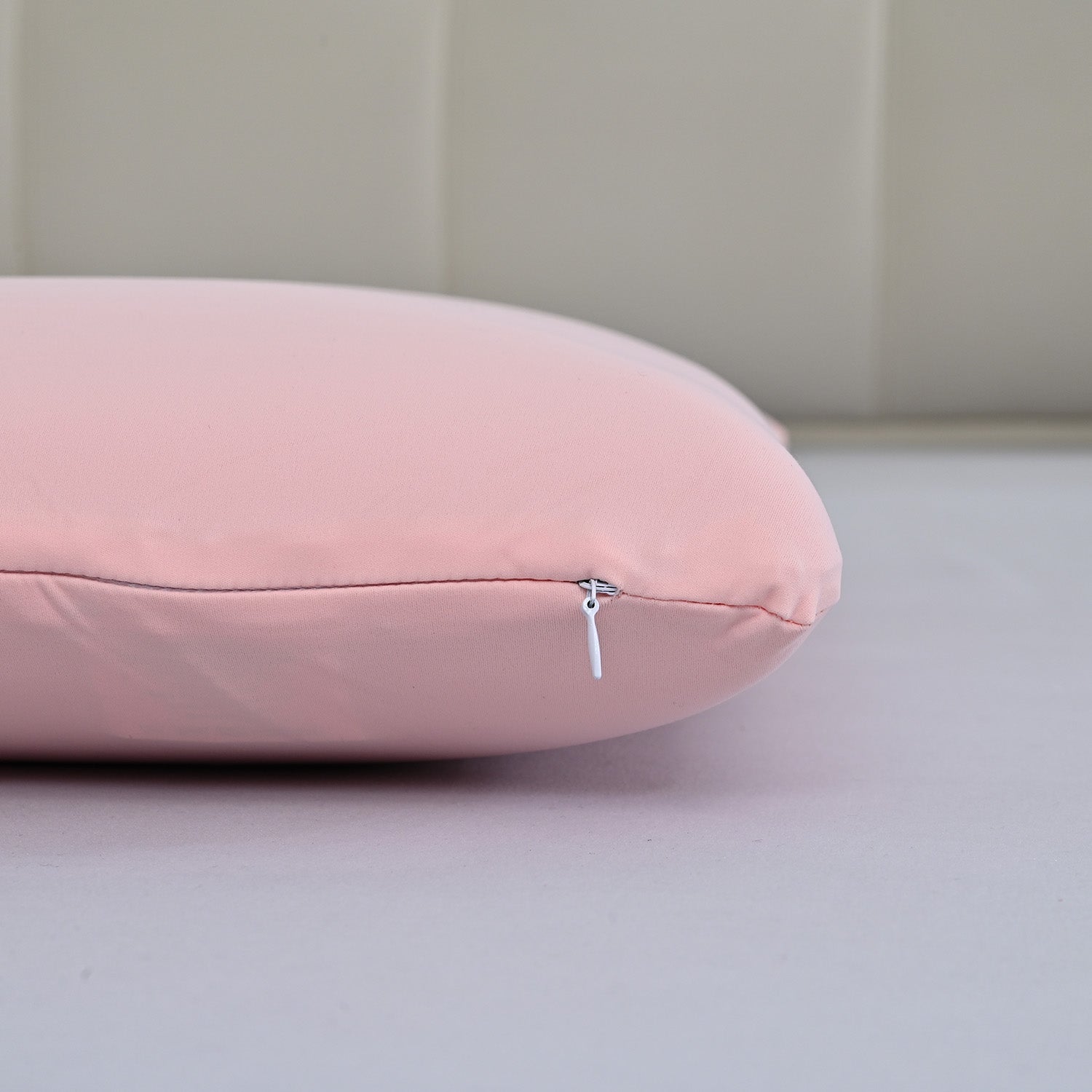 LIVMORE viskoelastisches Kopfkissen mit Kühlbezug, Rosenduft, 70x40x10cm, Rosa