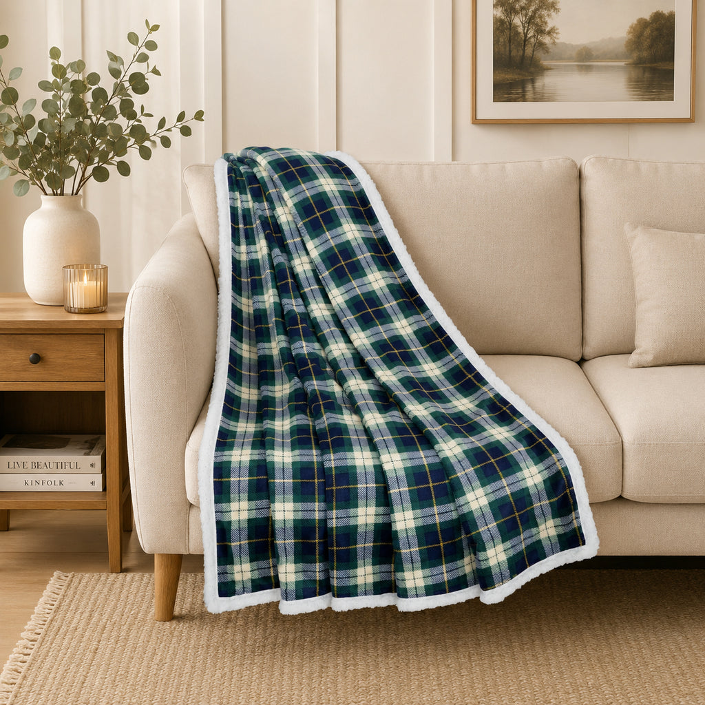 Double layer heavy weight blanket 100%polyester,280gsm flannel check print+180gsm white sherpa packing:vacuum packing with color insert
