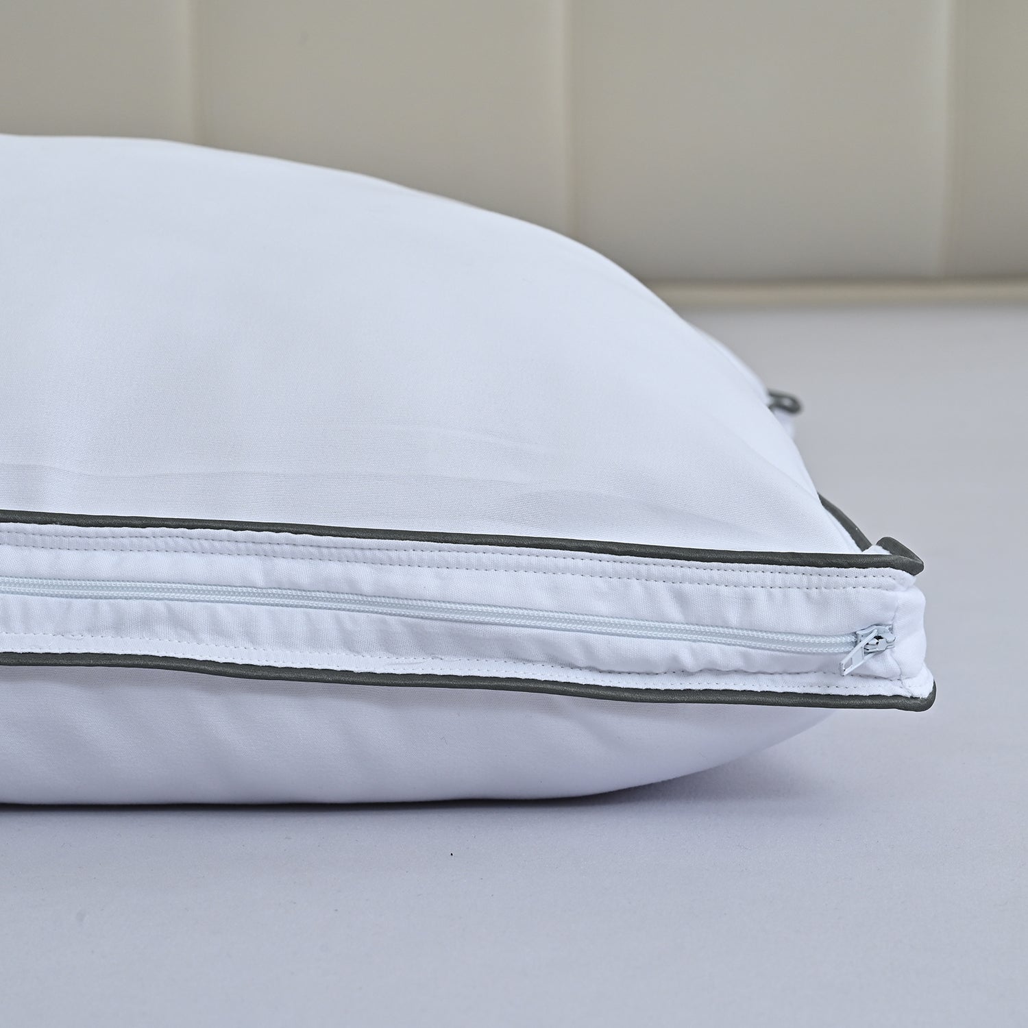 LIVMORE Kopfkissen, 250gsm Polyesterfüllung, 50x75cm, Silber