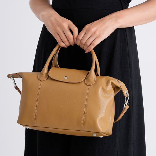 Echtleder Crossbody-Tasche, kompaktes Design, 2 Reißverschlussfächer außen, 2 Innenfächer mit Reißverschluss, 1 Steckfach, 28x14x20 cm, Schwarz