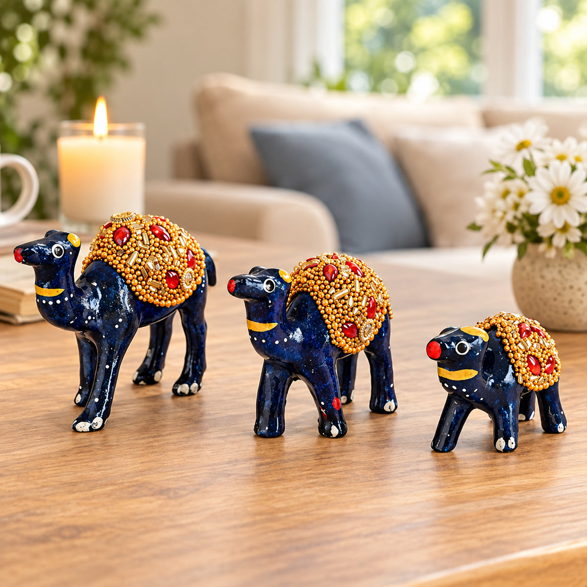 Livmore  Set of 3 Plastic Camel With Golden Tube Size- 4.5/6/7 cm Color-Black and Golden