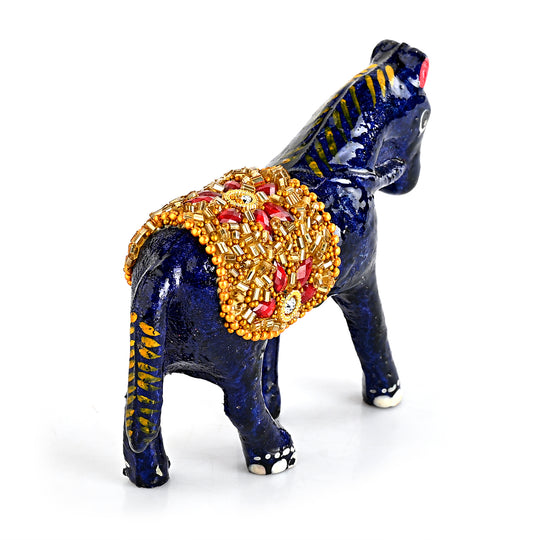 Livmore  Set of 3 Plastic Horse With Golden Tube  Size-5/6.5/8.5 cm Color-Black and Golden