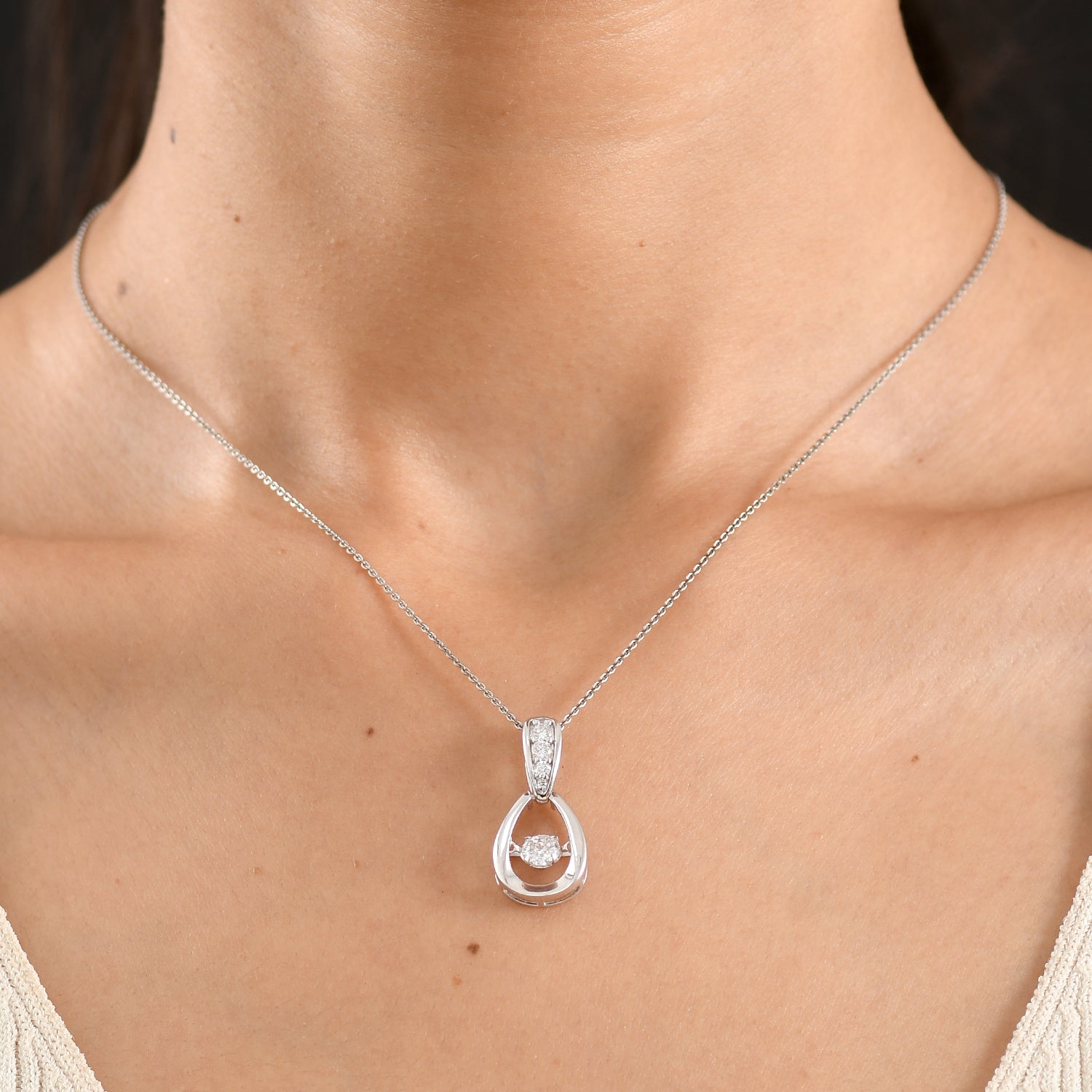 D'Joy 100 Facetten Moissanit Anhänger 925 Silber Platiniert ca. 0.62 ct