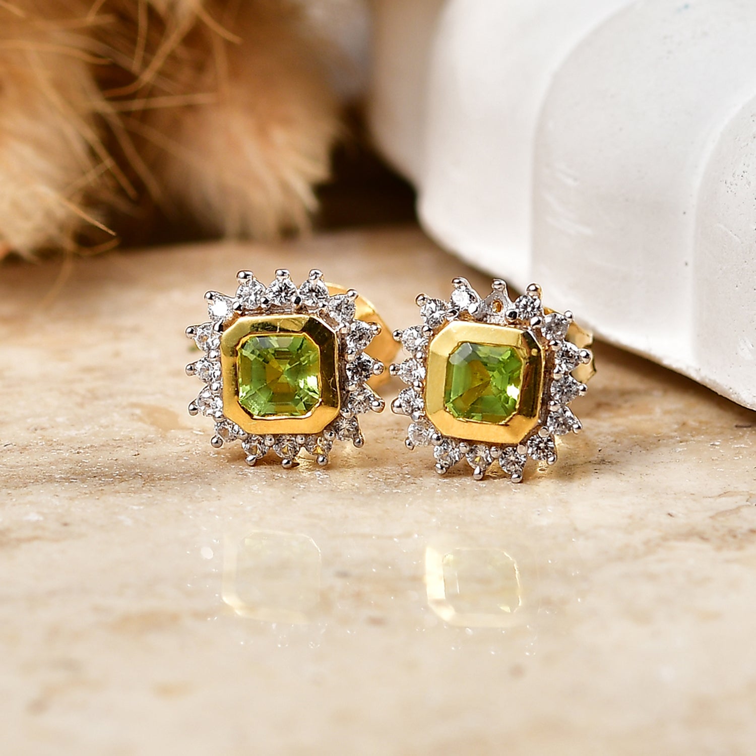 D'Joy AA Natürlicher Peridot, Weißer Zirkon Ohrringe 925 Silber Gold ca. 1.09 ct