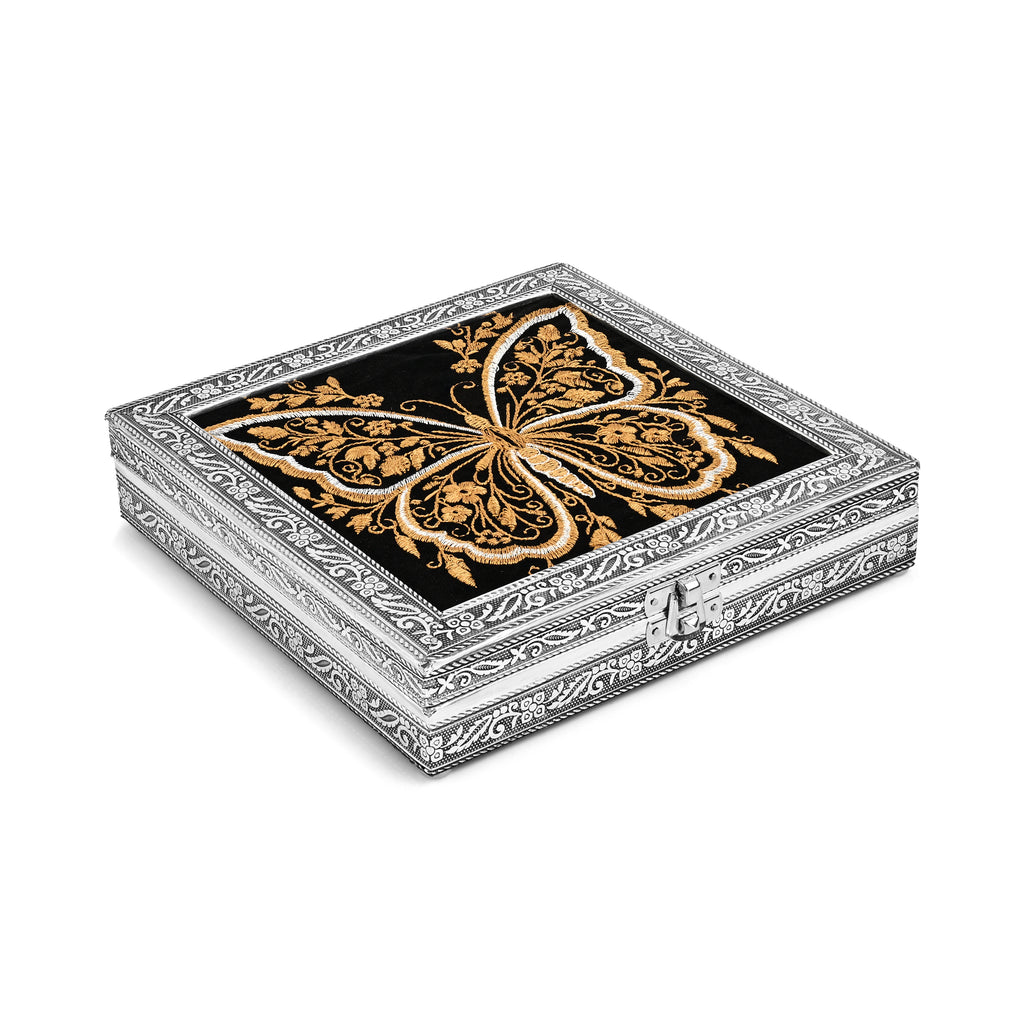 LIVMORE Schmuckbox mit Schmetterlingsprägung, Edle Aufbewahrung, 20 x 20 x 5 cm