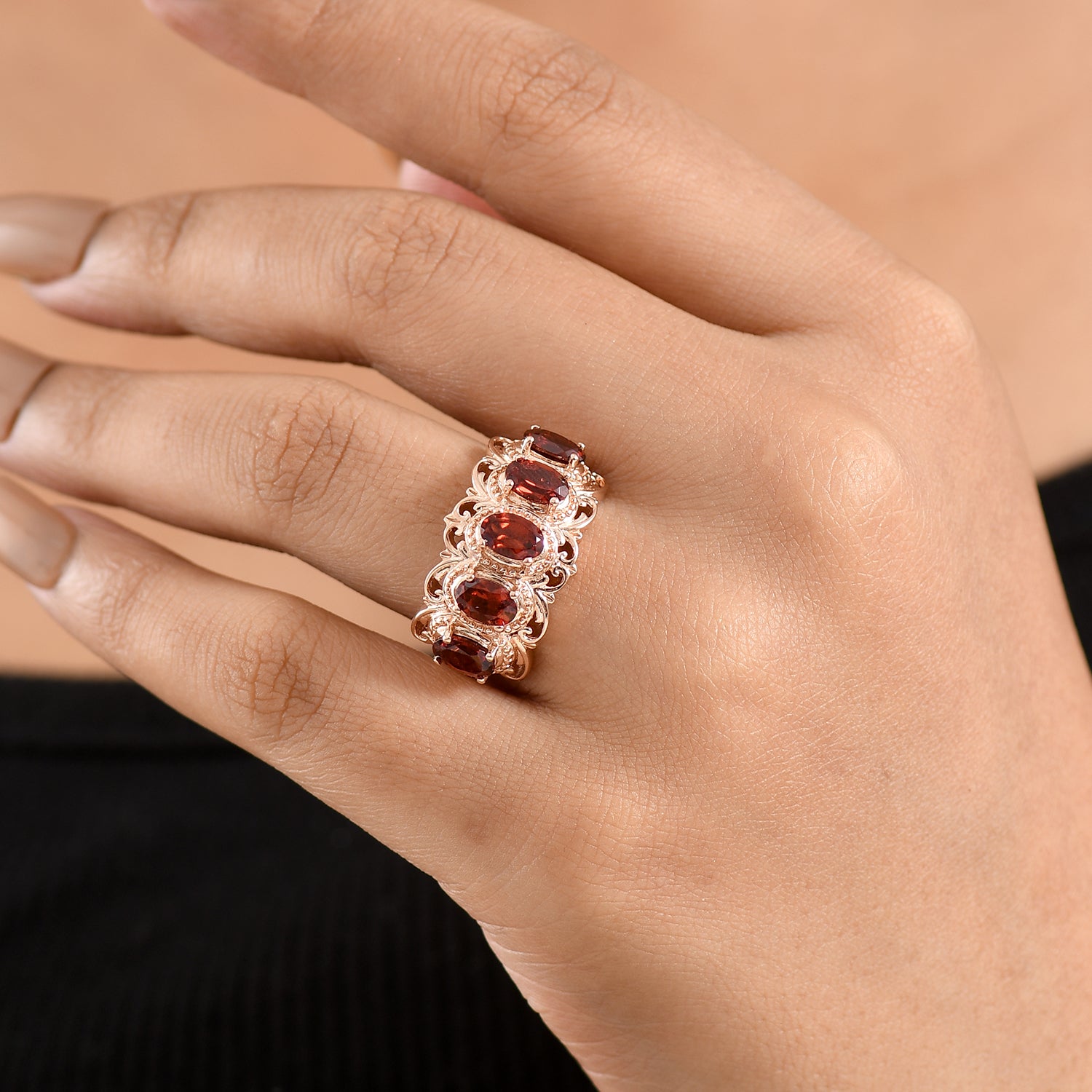EVER TRUE Schwarzer Spinell, Mosambik Granat Ring 950 Kupfer (Größe 19.00) ca. 2,64 ct