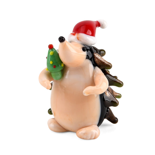 Glasfigur Igel mit Weihnachtsmütze und kleinem Tannenbaum, 5x3,2cm, mehrfarbig