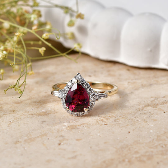 LUXURIANT  (10-16 Werktage Lieferzeit)  2,43 ct. AAA Farbwechsel Granat und Labor Diamant Ring in 417 Gold