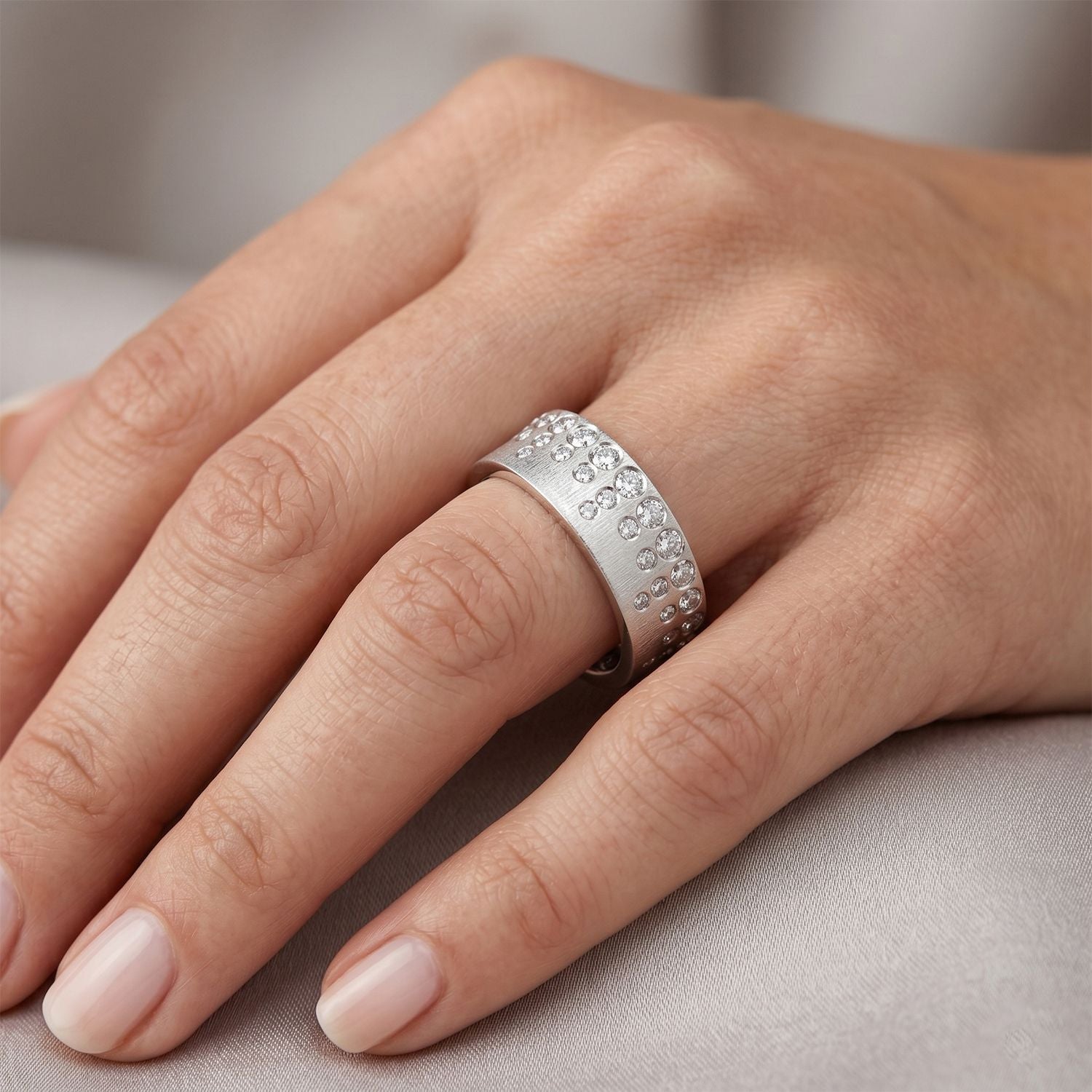 LUXURIANT SGL zertifizierter SI-GH Labor Diamant strukturierter Bandring, 925 Silber rhodiniert - 1 ct.