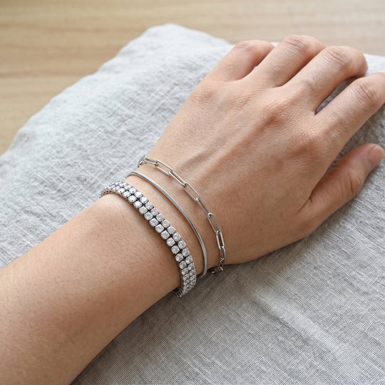 Doppellagiges weißes Zirkonia 19cm Armband, Messing in Silberton