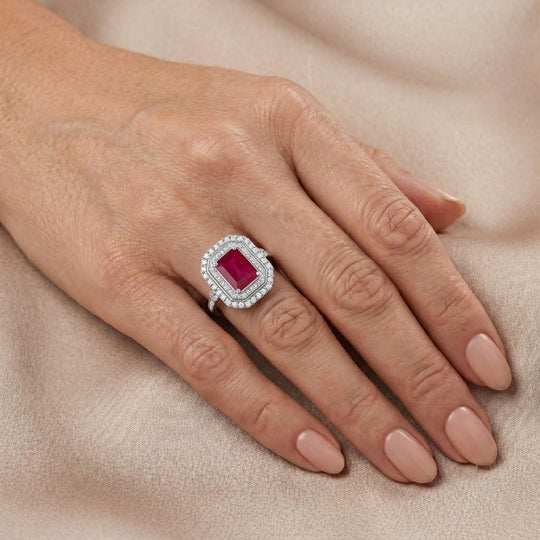 D'Joy Afrikanischer Rubin (Fissure gefüllt), Weißer Zirkon Ring 925 Silber Rhodiniert (Größe 20.00) ca. 4,52 ct