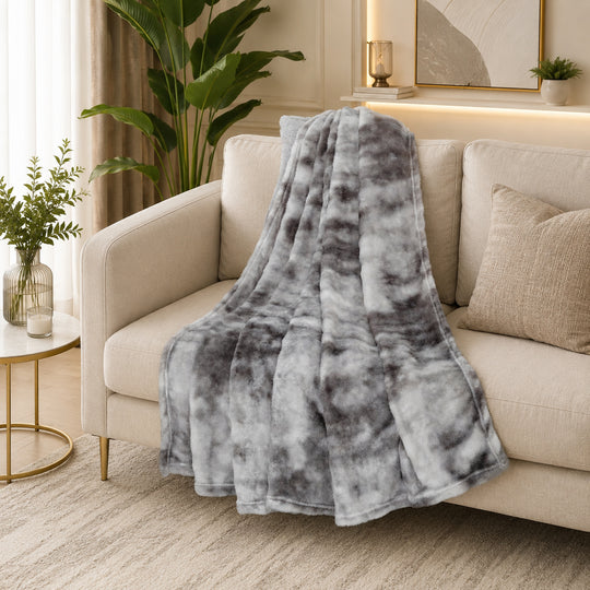 LIVMORE Kuscheldecke in Batik-Optik, 150 x 200 cm, Taupe