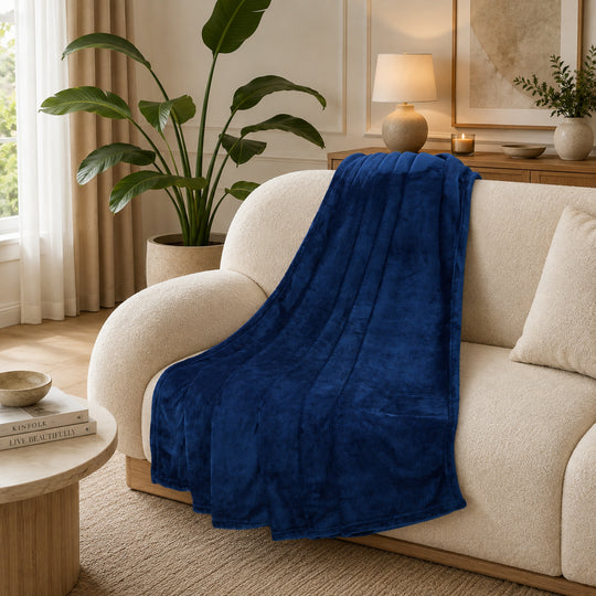 LIVMORE unifarbene Kuscheldecke, 150 x 200 cm, Beige