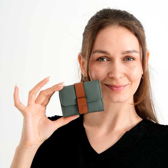 Echtleder-Kartenetui, RFID-Schutz und 12 Kartenfächer, 10 x 8 x 2 cm, Grau