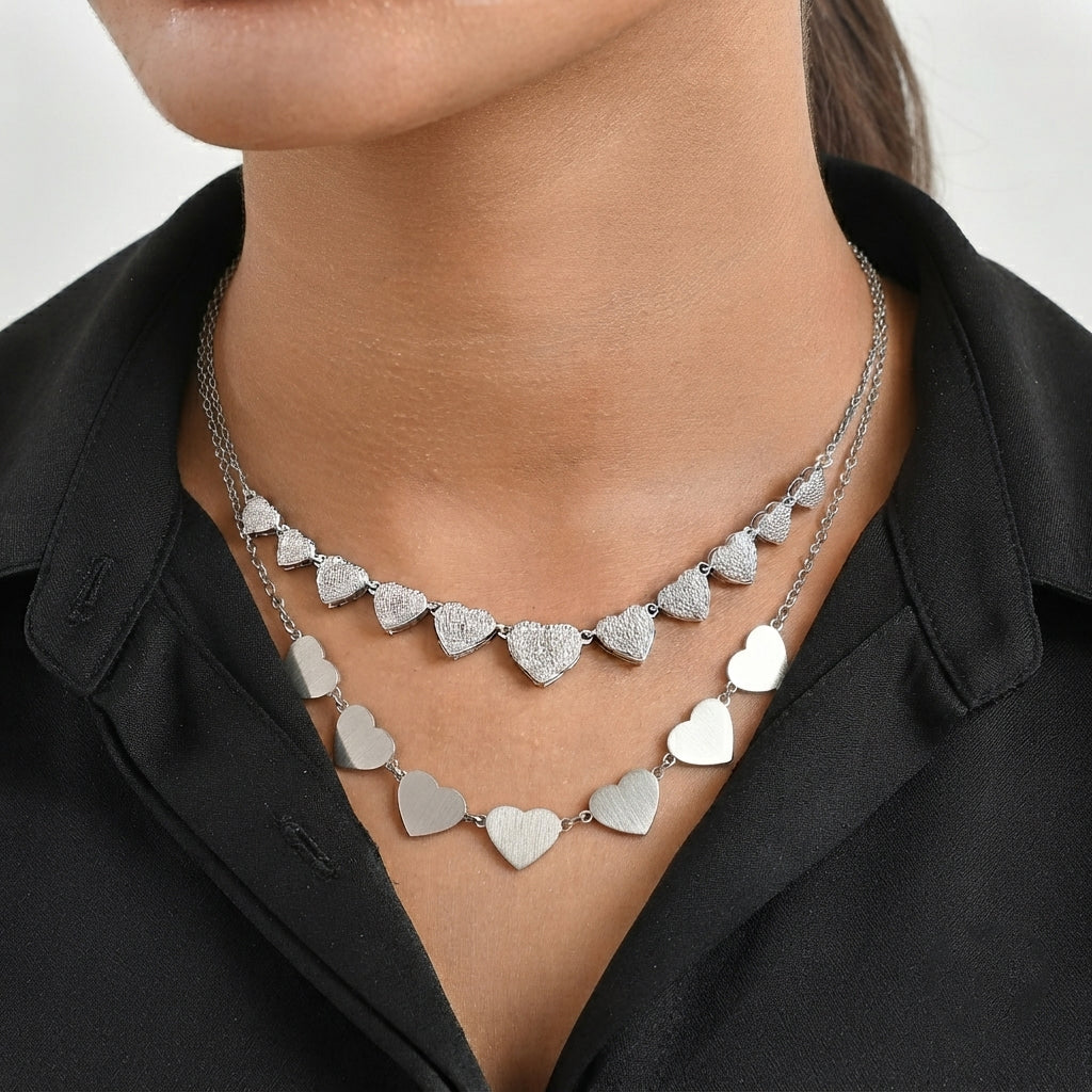 EverTrue 50cm Halskette mit weißen Diamantakzenten und Herzmotiven, Messing mit Platin E-Beschichtung