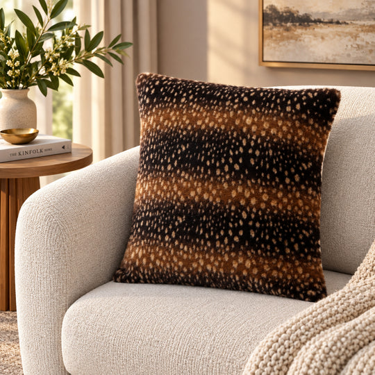 1p Deer print  faux fur cushion cover with zipper Front side:750gsm deer print faux fur Back side:200gsm match color mirco mink Material:100% polyester, PVC bag