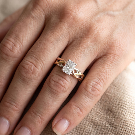 LUXURIANT SGL zertifizierter SI-GH Labor Diamant Ring, 925 Silber rhodiniert, 750 Gelbgold Vermeil und 750 Roségold Vermeil - 1 ct.