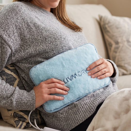 Hot water bag Size: 19*27cm Surface material: PVC+ polyester fabric Plush fabric cover material: 95% polyester + 5% spandex Voltage: AC220V Power: 420W Frequency: 50/60Hz Heat storage fluid: water Charging time :12 to 15 minutes PSE plug explosion-proof