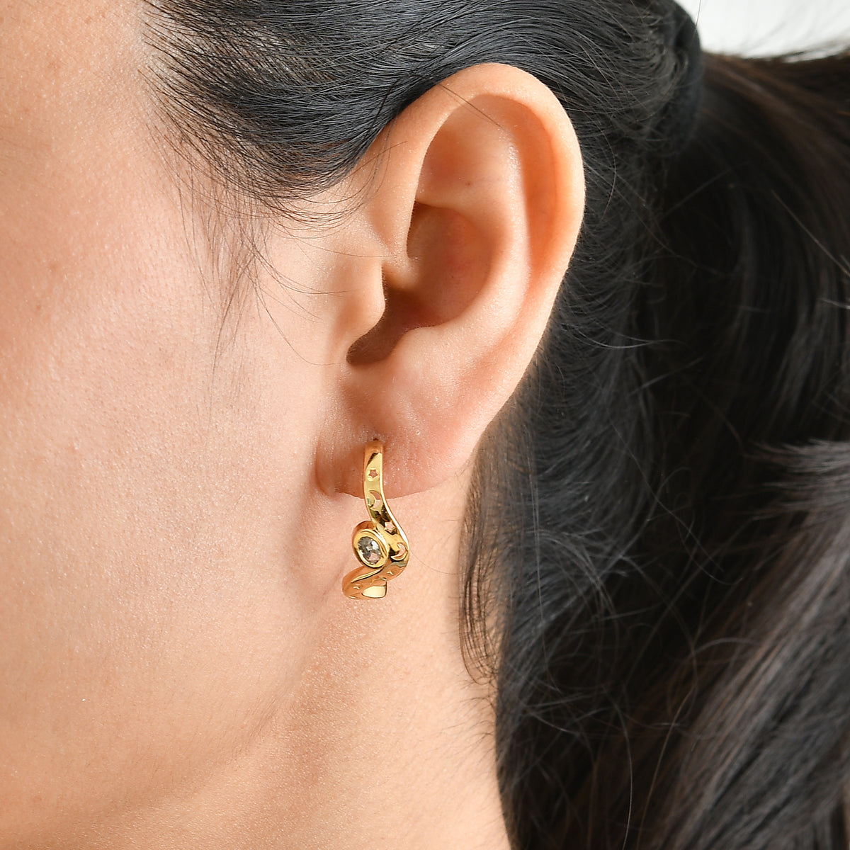 GP - AA Weißer Saphir, Blauer Saphir Ohrringe 925 Silber 750 Gelbgold vermeil ca. 0,57 ct.