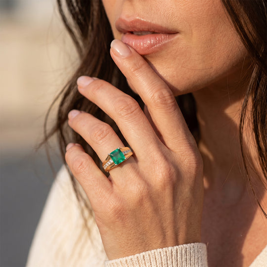 EVER TRUE Smaragd-Quarz Triplette, Weißer Zirkon Ring Reine Bronze (Größe 17.00) ca. 7,23 ct
