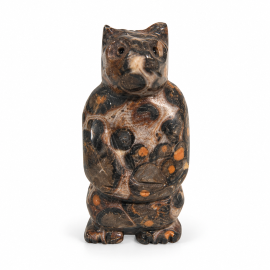 Dekorative Bärenfigur aus Howlith, ca. 71.70 ct