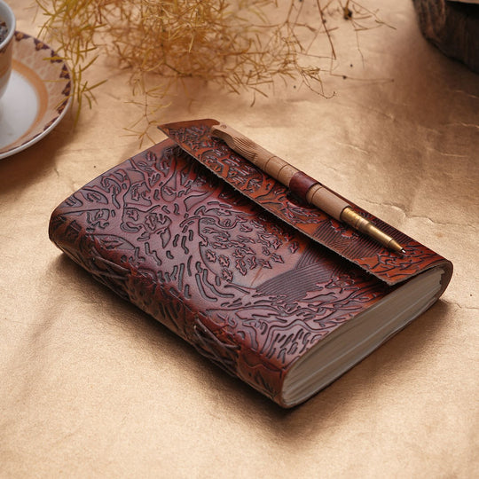 Handgefertigtes Lebensbaum-Journal aus 100% echtem Leder mit Holzstift, rot