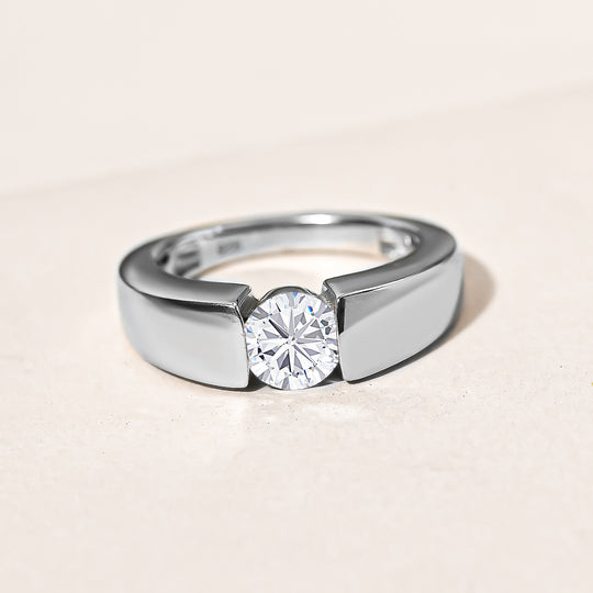 88 Facetten Moissanit-Ring, 925 Silber platiniert ca. 0,79 ct