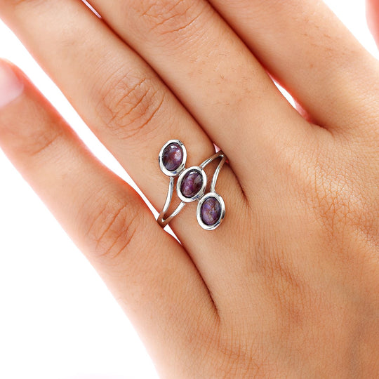 Sternrubin 3-Stein-Ring, 925 Silber platiniert ca. 2.41 ct