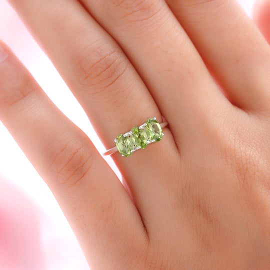 Peridot-Ring, 925 Silber ca. 1.45 ct