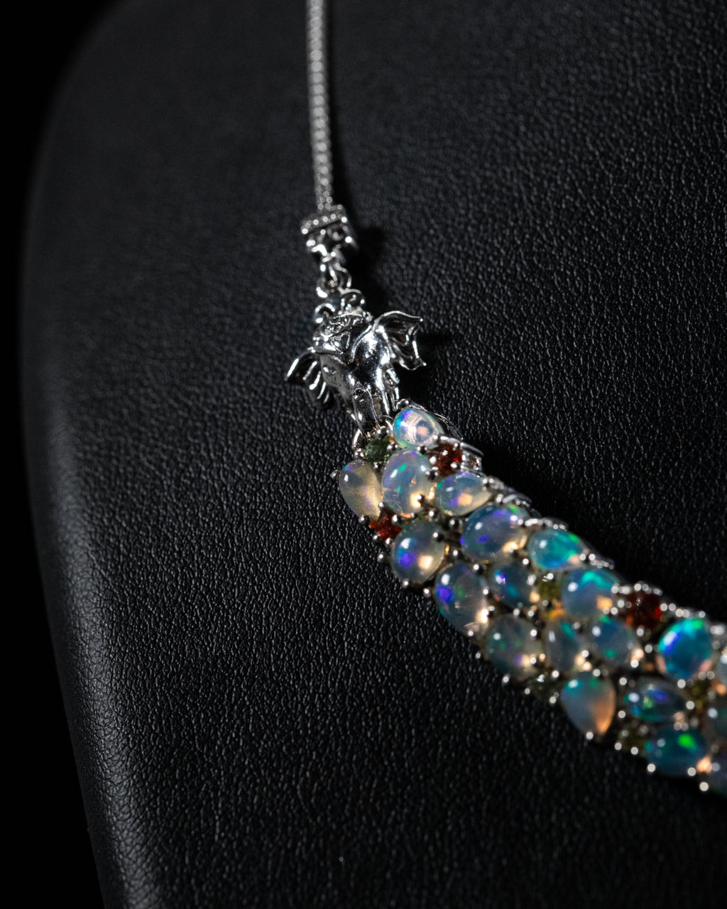 Natürliche, äthiopische Opal-Halskette, ca. 45 cm, 925 Silber platiniert ca. 16.48 ct