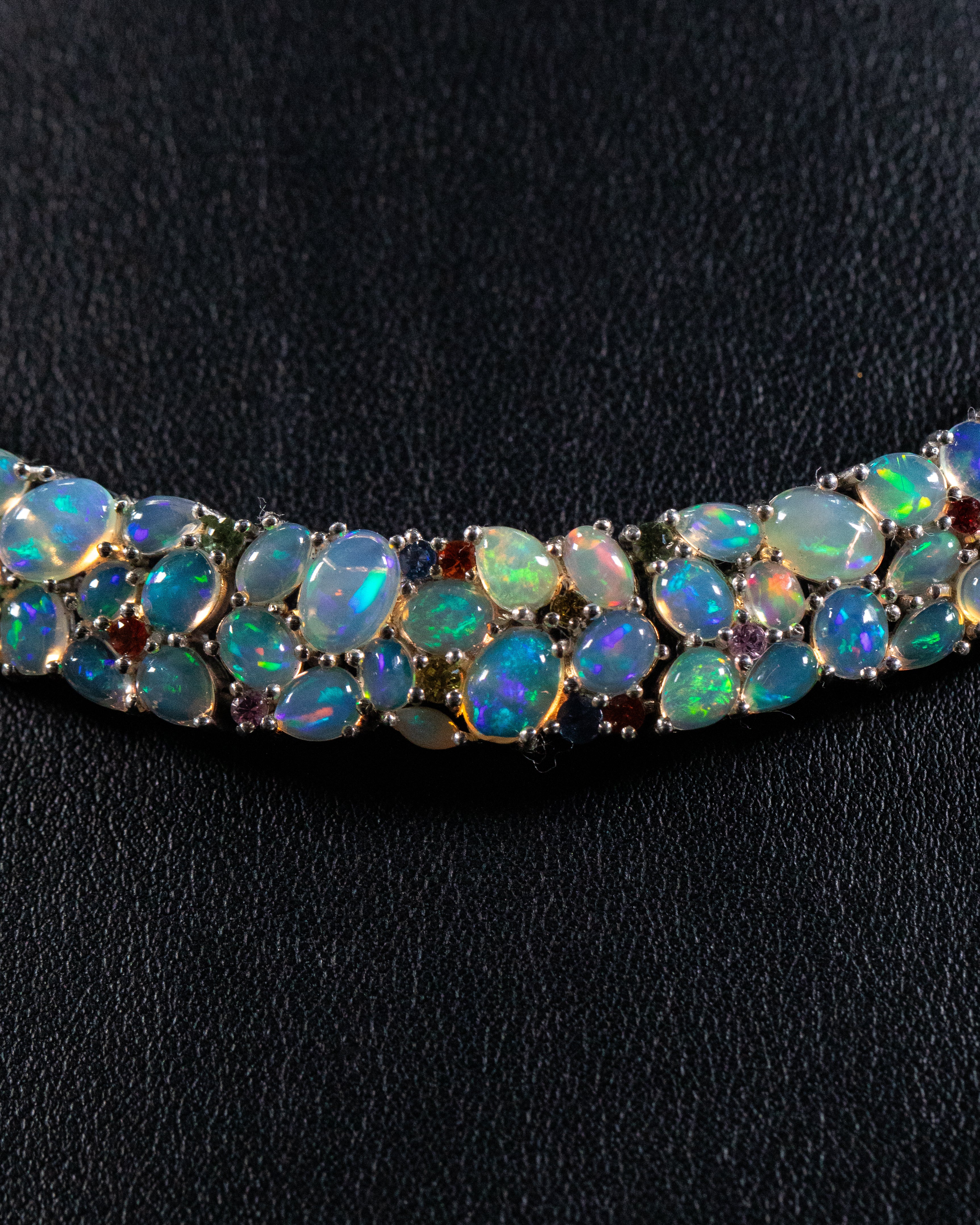 Natürliche, äthiopische Opal-Halskette, ca. 45 cm, 925 Silber platiniert ca. 16.48 ct