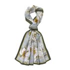 LA MAREY: Premium Selection - 100% Maulbeerenseiden-Halstuch mit Blumendruck, 35 x 150 cm, grau