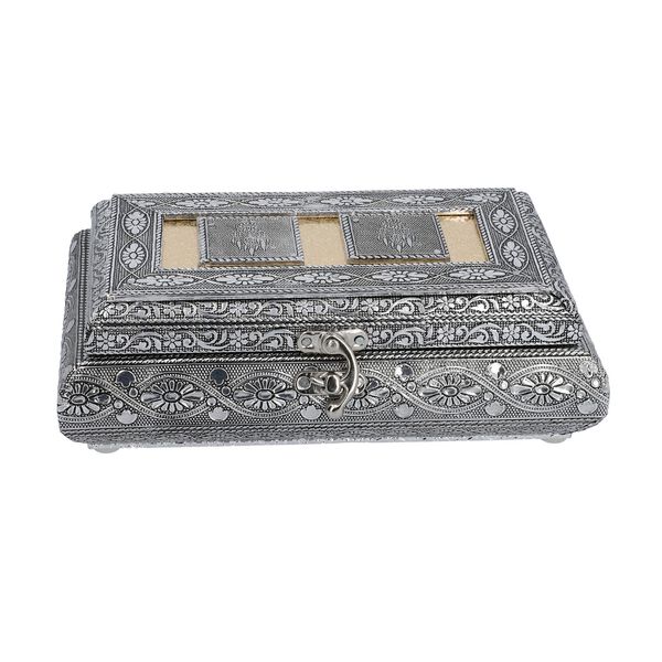 Handgefertigte und oxidierte Aluminium-Schmuckbox im Antik-Look aus Teakholz image number 5