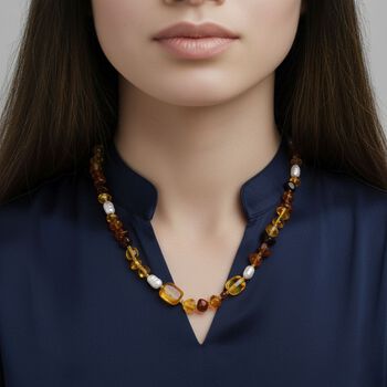 D'Joy Wei&szlig;e S&uuml;&szlig;wasser Perle (6-8 mm), Mehrfarbiger Bernstein Halskette ca. 50 cm 925 Silber vergoldet