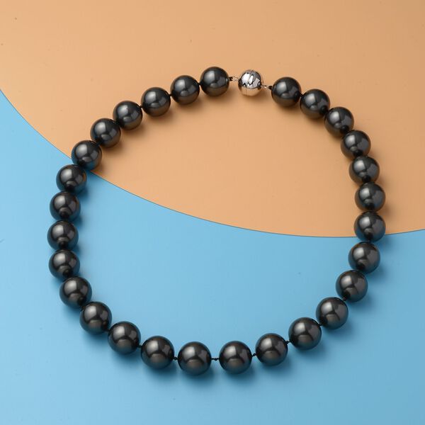 Schwarze Muschelkernperlen-Halskette, 50 cm - 890 ct. image number 2