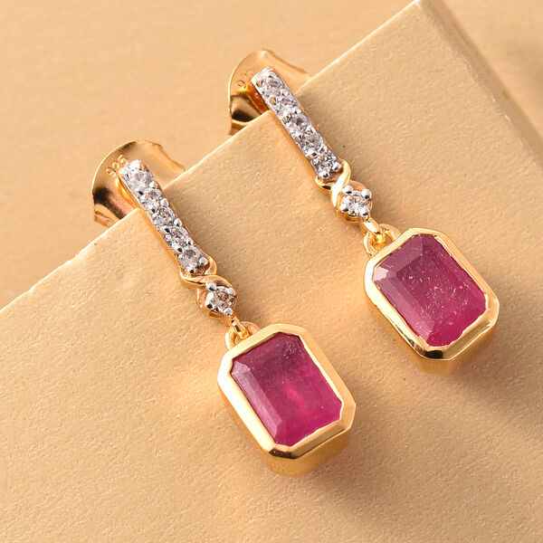 Afrikanische Rubin und Zirkon-Ohrhänger, (Fissure gefüllt), 925 Silber vergoldet ca. 3,07 ct  image number 2