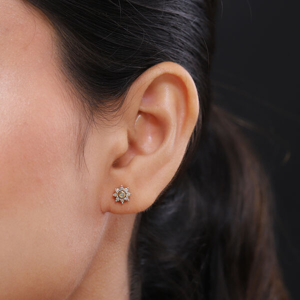 Diamant florale Halo-Ohrstecker in Silber image number 3