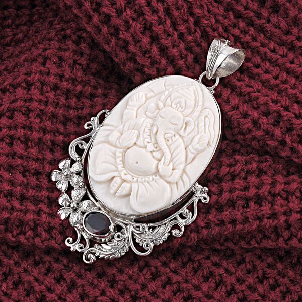 Royal Bali - roter Granat und Ox-bone Anh&auml;nger, 925 Silber Schwarz oxidiert ca. 0,97 ct image number 2