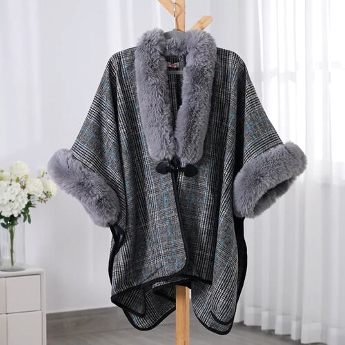 LA MAREY – Kunstfell Kimono, Grau image number 0