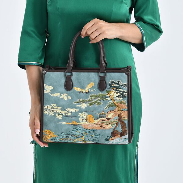 Bestickte Crossbody Tasche, Kunstleder, Blumen Design, 32 x 12 x 25 cm, Blau image number 4